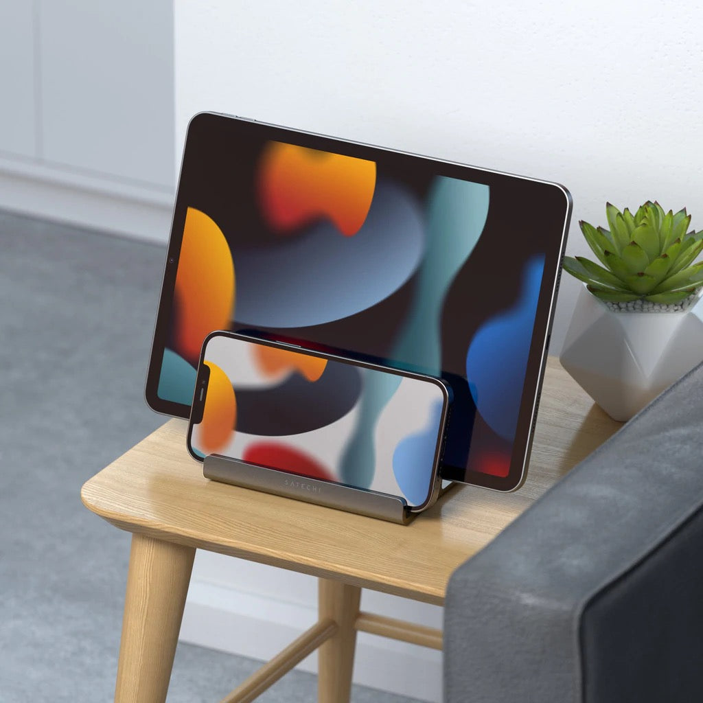 Satechi Dual vertical iPad/MacBook stand